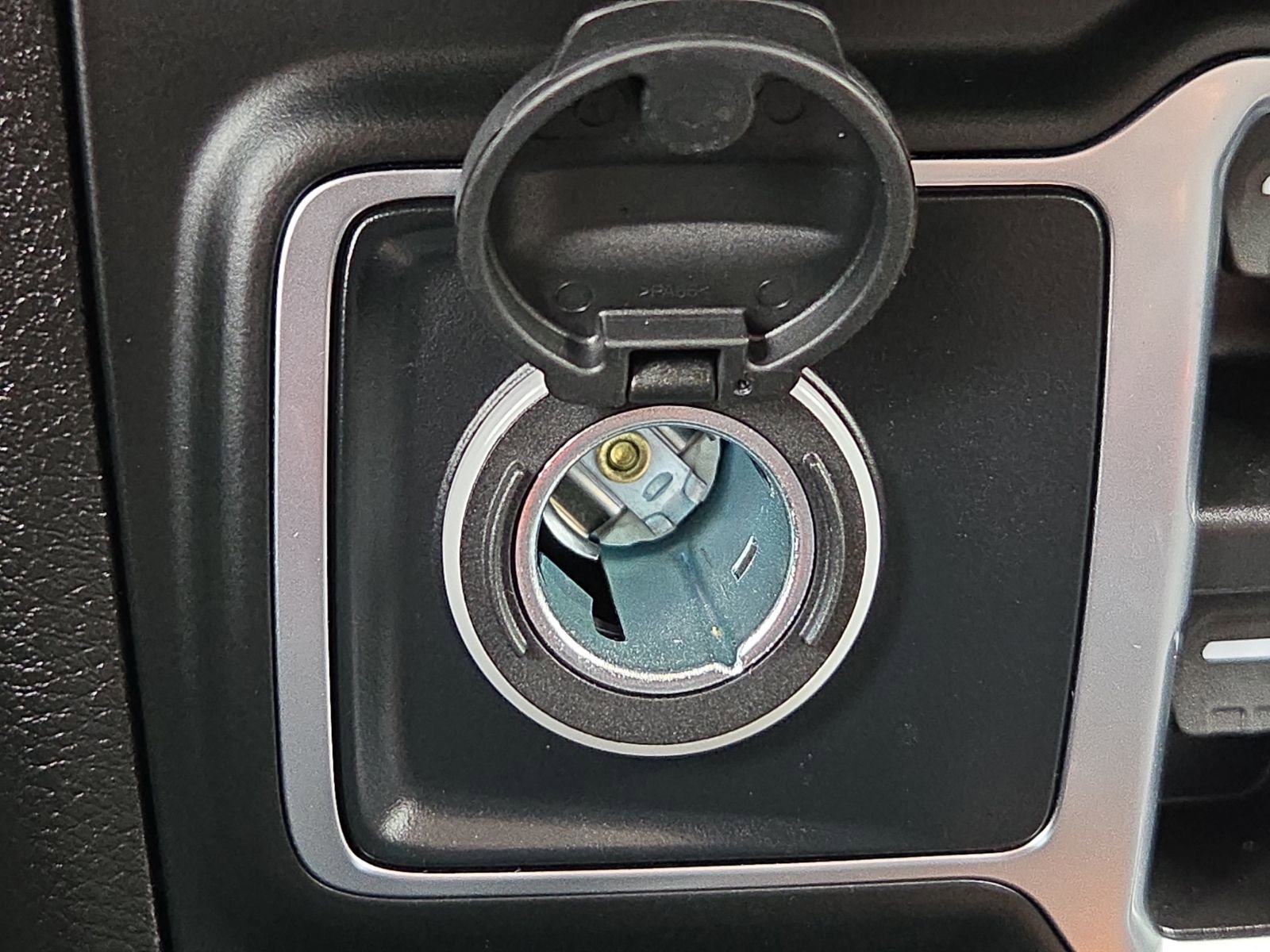 Used 2025 Jeep Gladiator Sport image 19