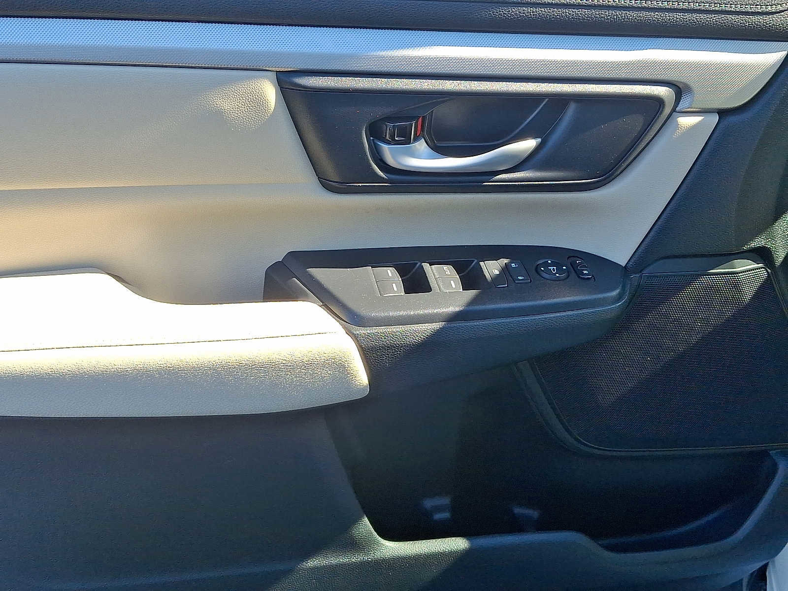 Used 2020 Honda CR-V LX image 12