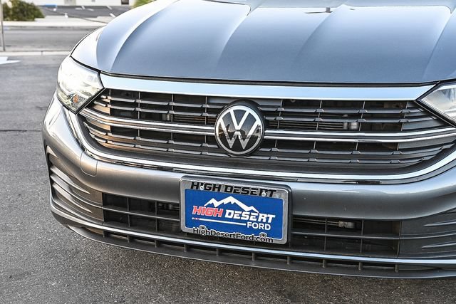 Used 2024 Volkswagen Jetta SE FWD image 5