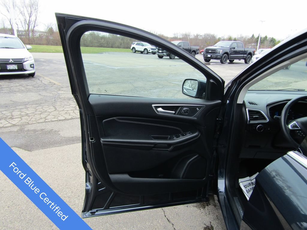 Certified 2023 Ford Edge Titanium w/ Equipment Group 301A AWD/4WD image 31