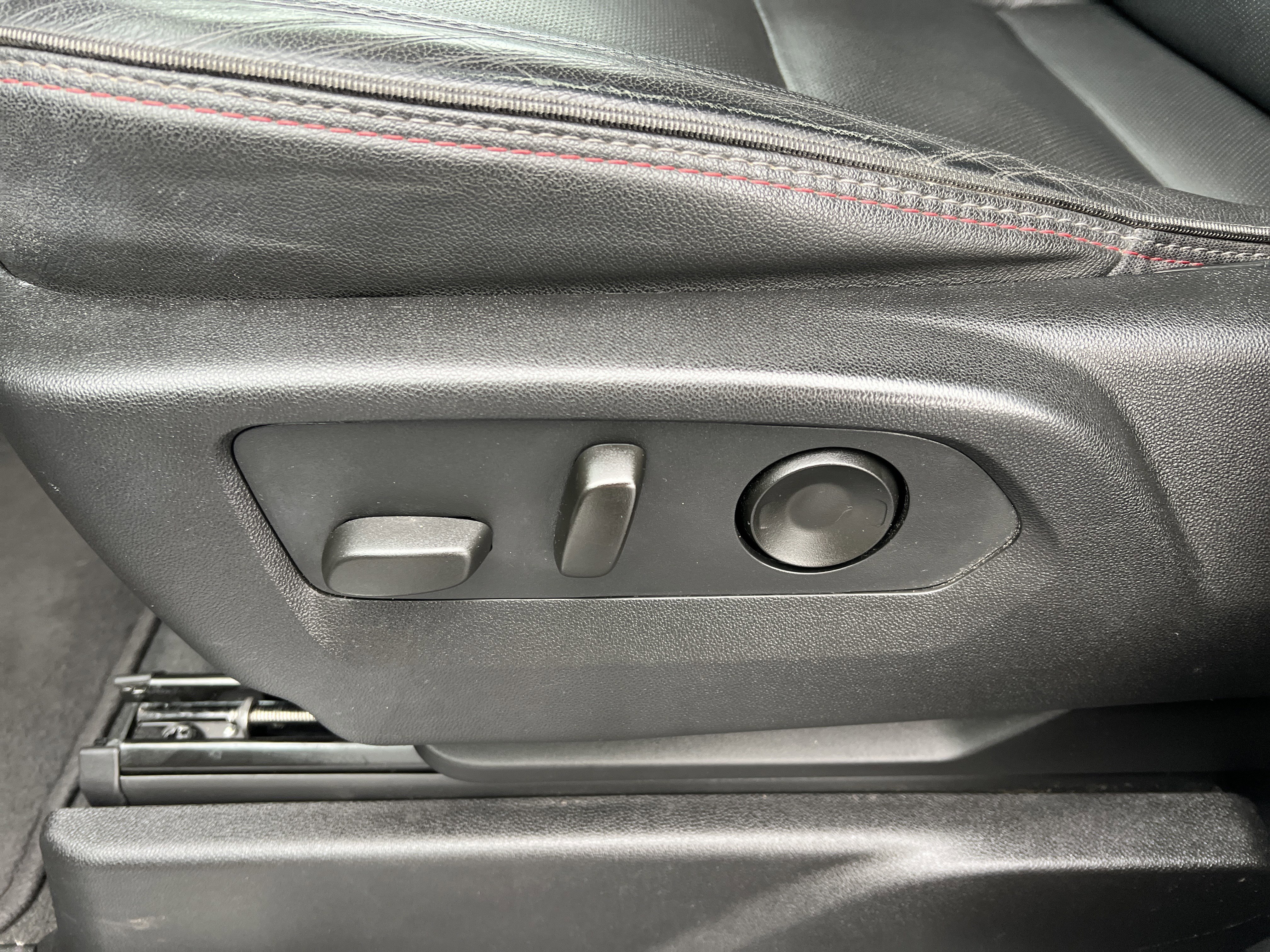 Used 2021 Chevrolet Suburban RST image 10