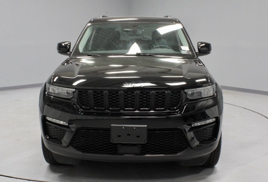 Used 2023 Jeep Grand Cherokee Limited w/ Black Appearance Package AWD/4WD image 5