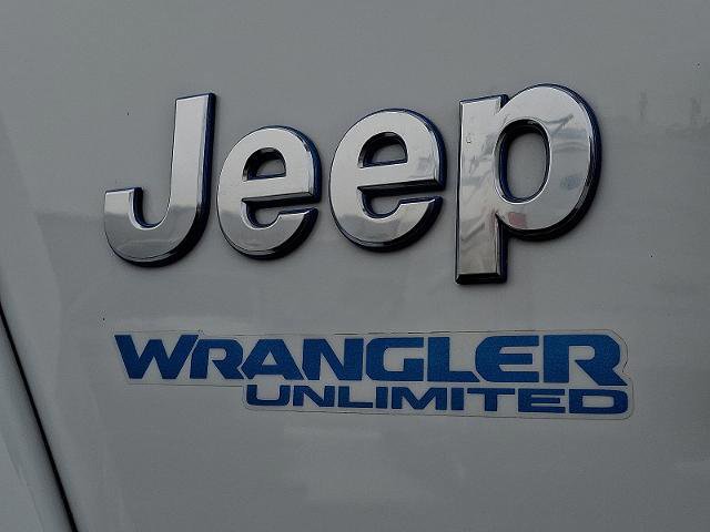 Used 2022 Jeep Wrangler Unlimited Sahara w/ Cold Weather Group image 30