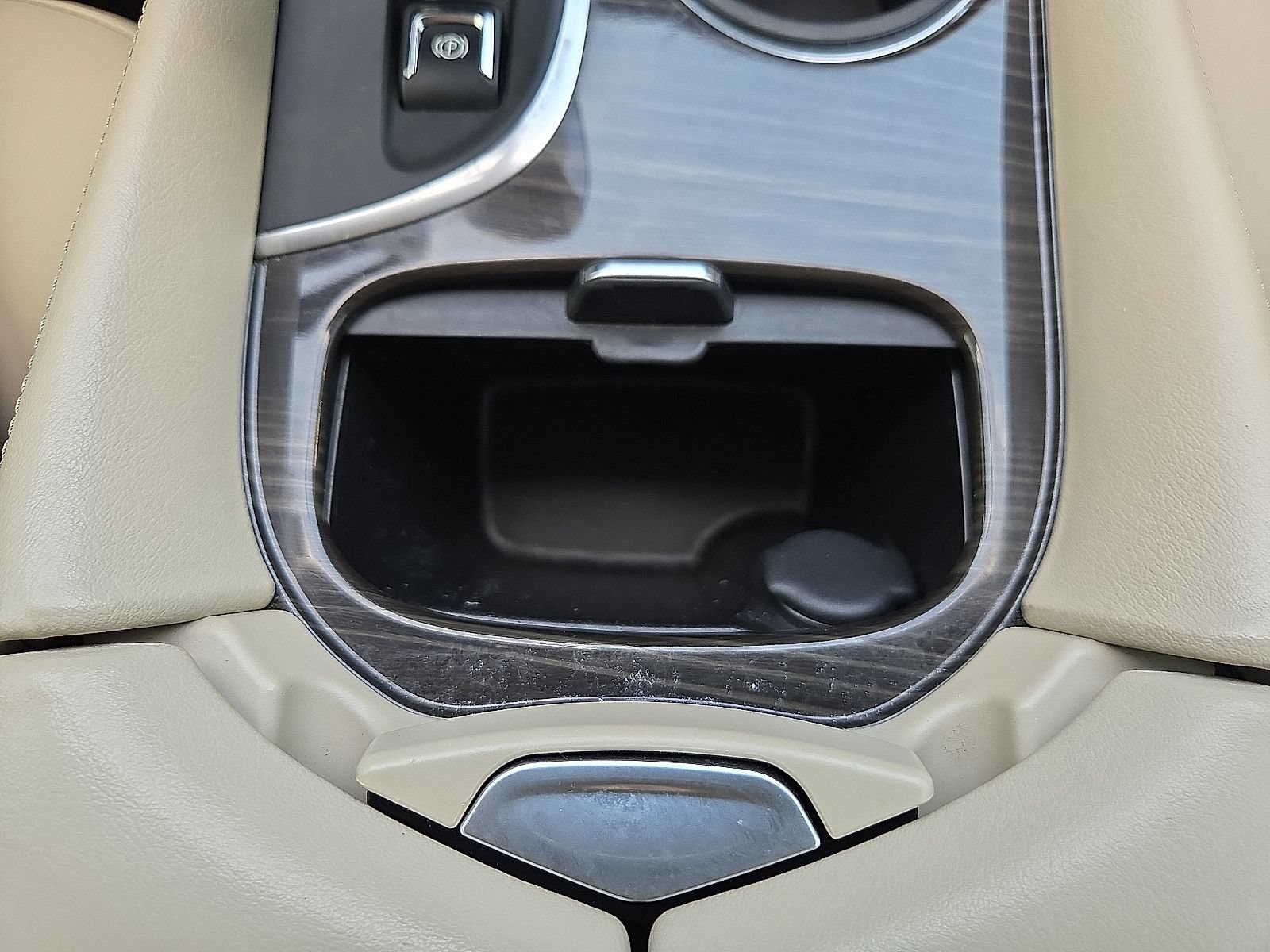 Used 2019 Buick Envision Essence FWD image 22