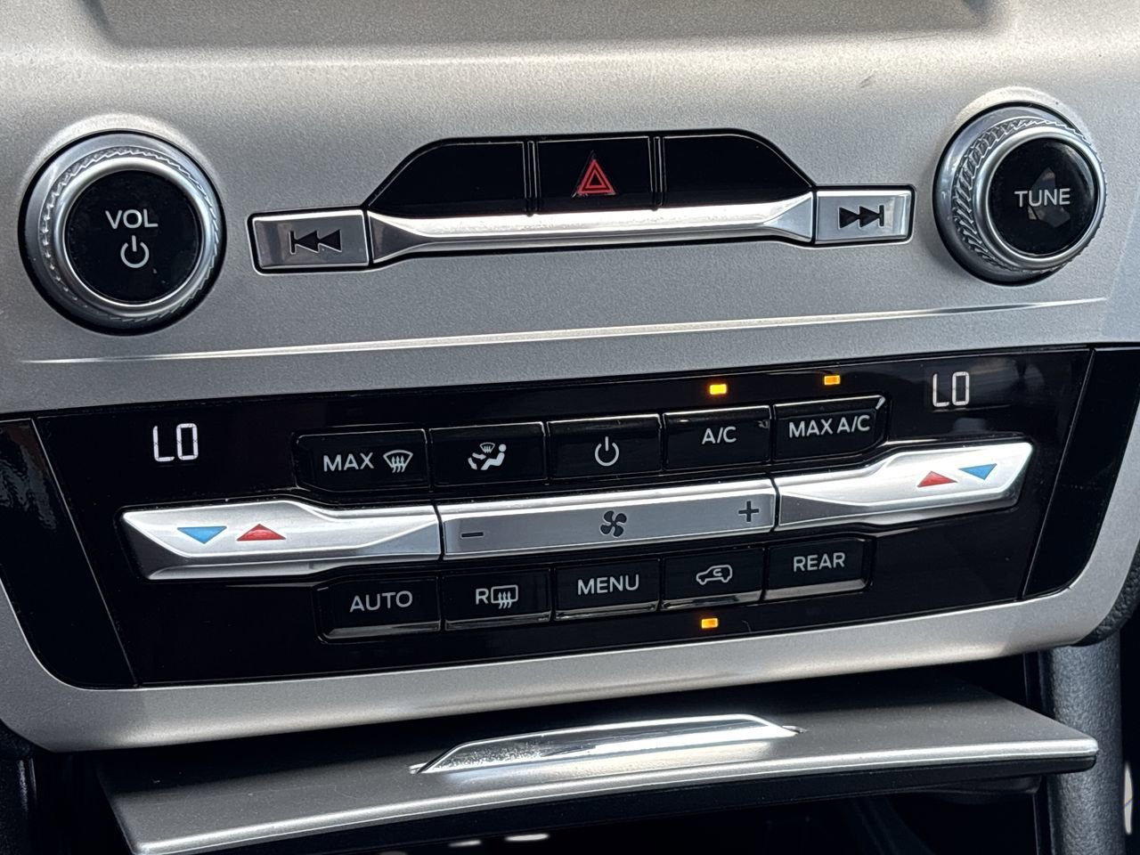 Certified 2021 Ford Explorer 2WD image 23