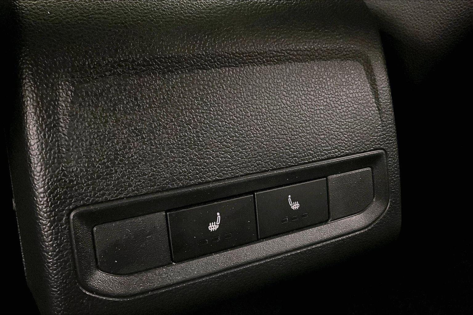 Used 2025 Volkswagen Jetta SEL image 32