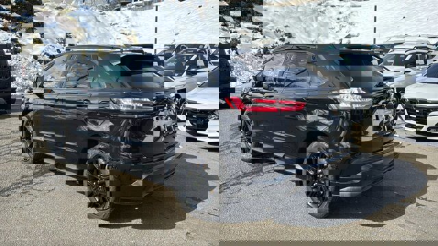 Certified 2024 Ford Edge ST-Line image 3