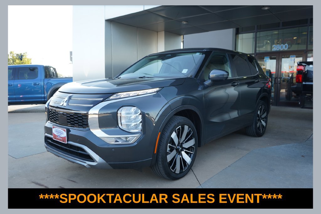 Used 2025 Mitsubishi Outlander SE