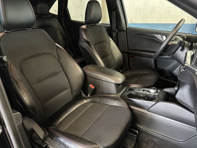 Certified 2025 Ford Escape ST-Line Elite w/ Tech Pack #1 image 31