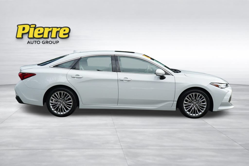 Used 2022 Toyota Avalon Limited w/ Advanced Safety Package FWD image 3