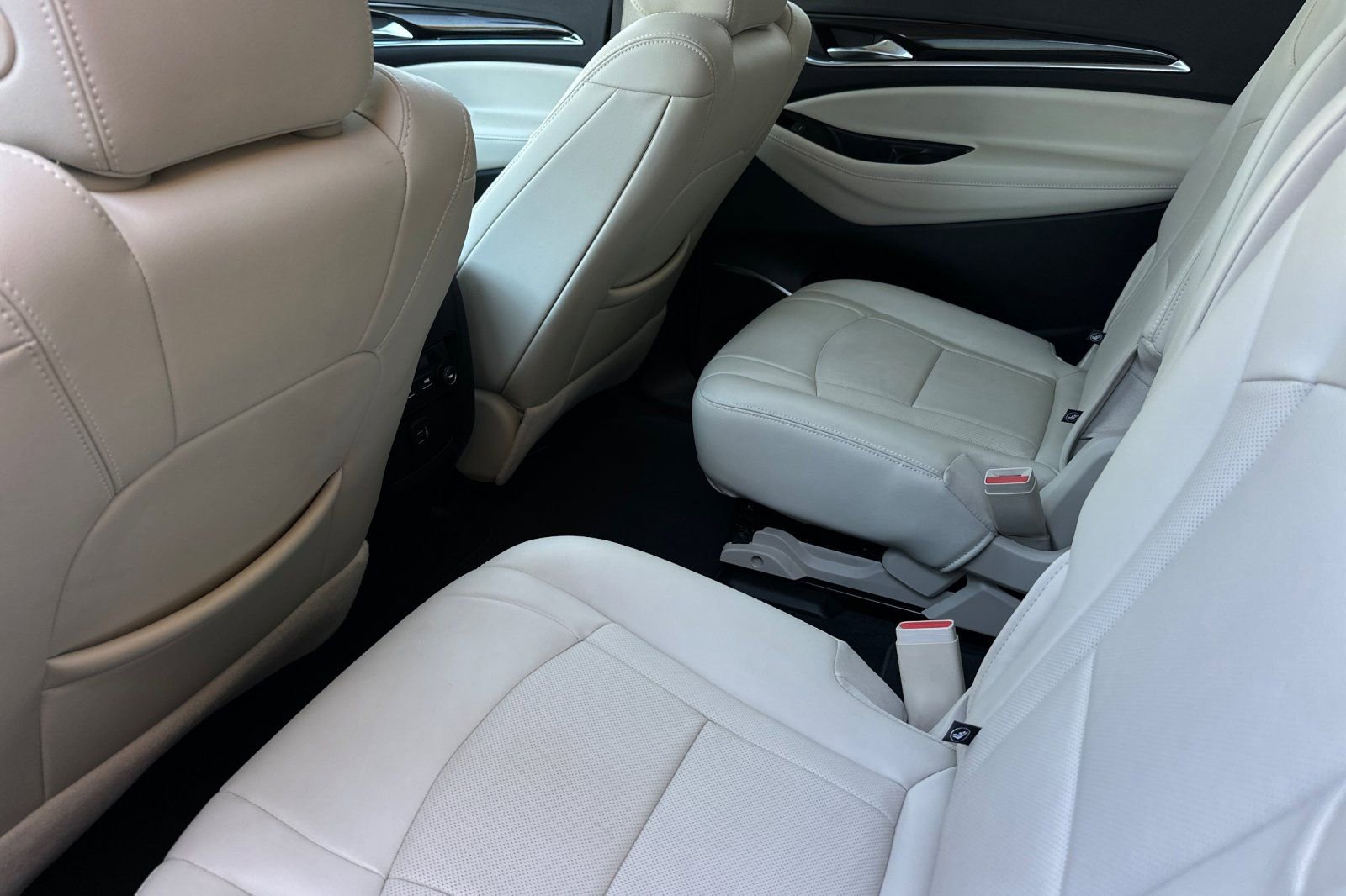 Used 2023 Buick Enclave Essence w/ Experience Buick Package image 11