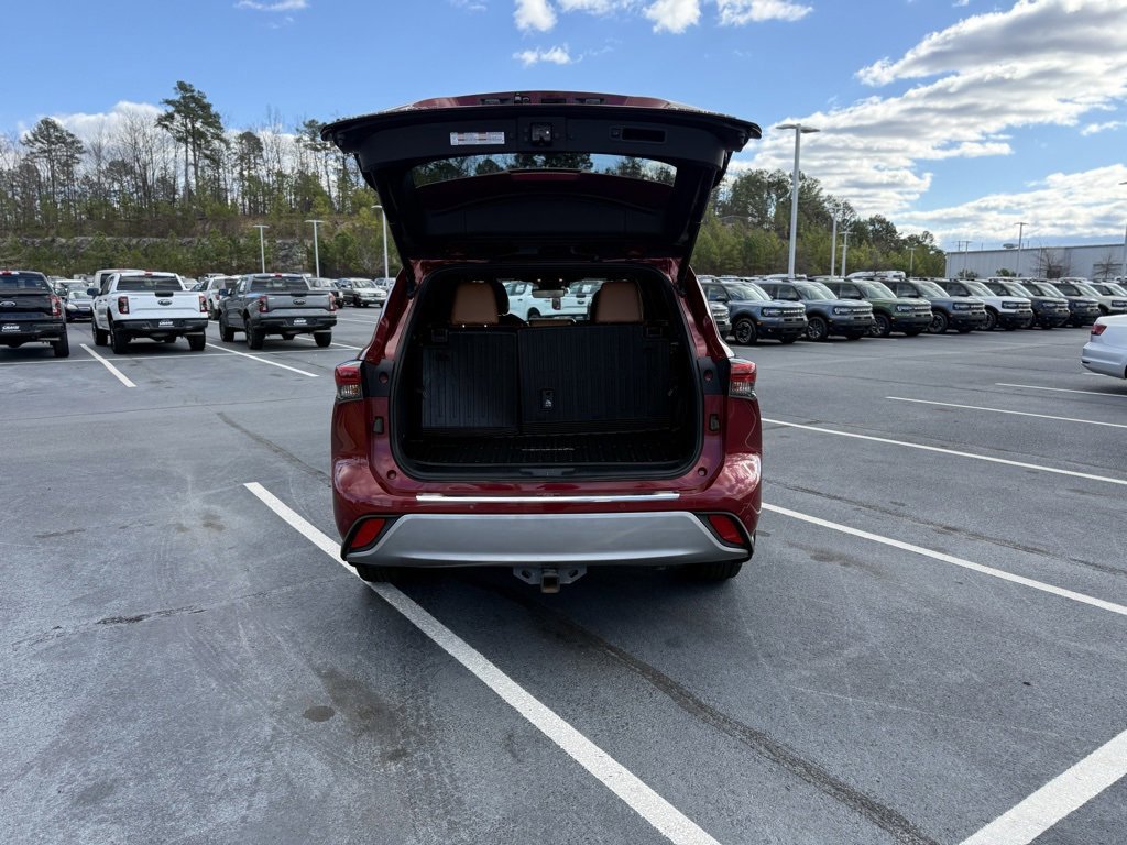 Used 2021 Toyota Highlander Platinum image 9
