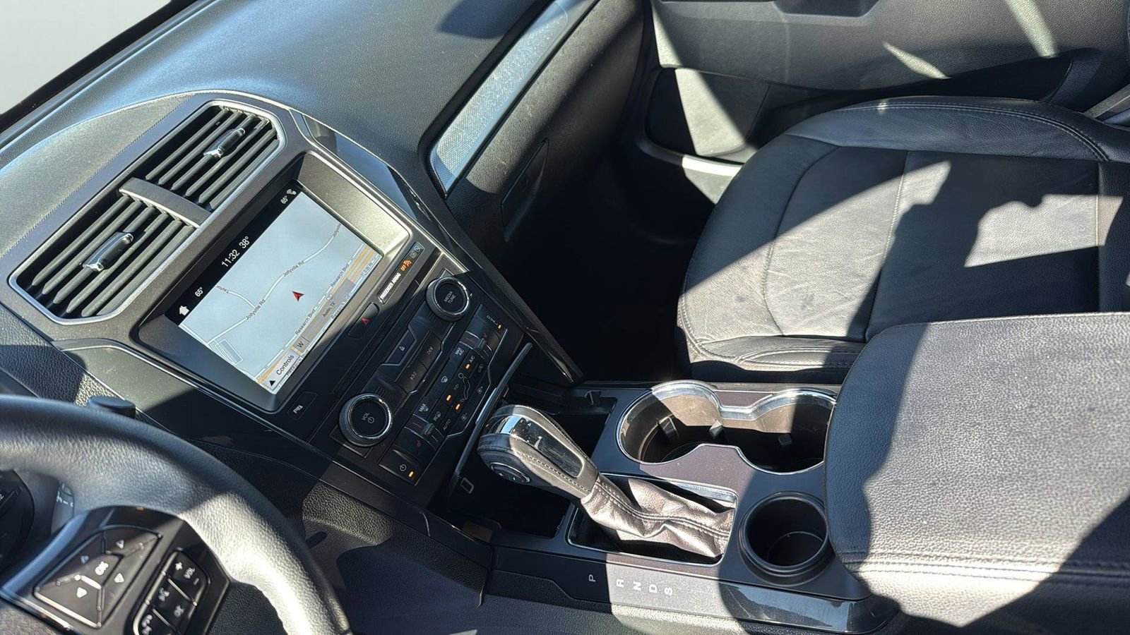 Certified 2018 Ford Explorer XLT w/ Equipment Group 202A image 21