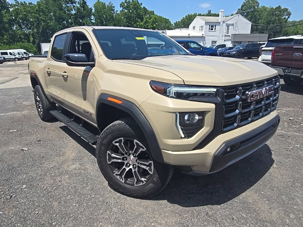 Used 2023 GMC Canyon AT4 AWD/4WD image 3
