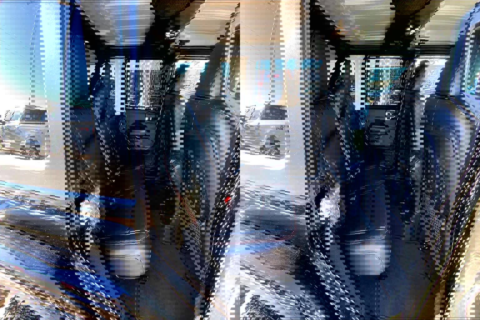 Used 2023 Jeep Wrangler Unlimited Rubicon image 19