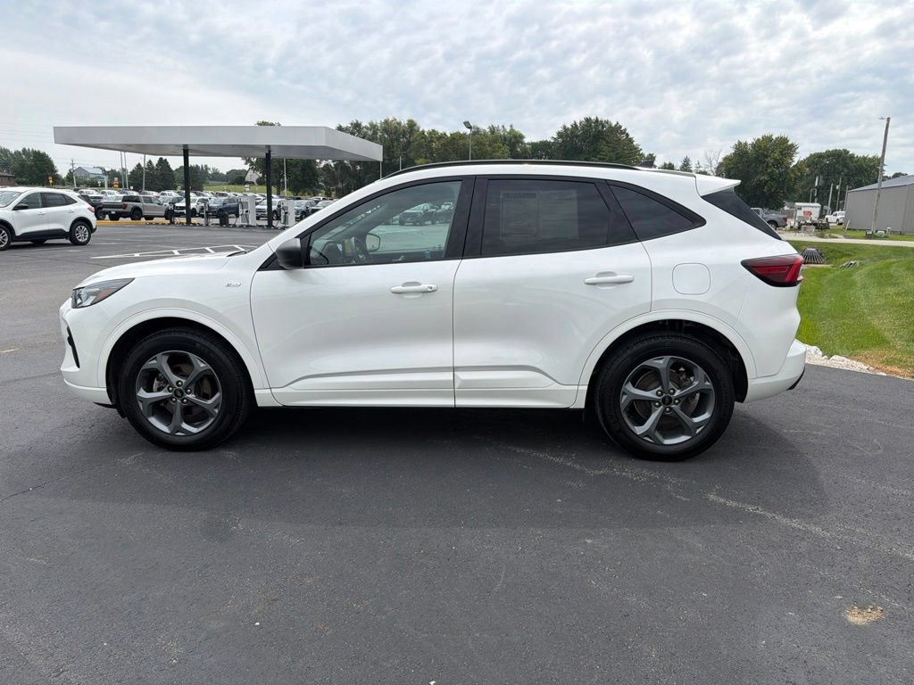 Certified 2023 Ford Escape ST-Line w/ Tech Pack #1 AWD/4WD image 7