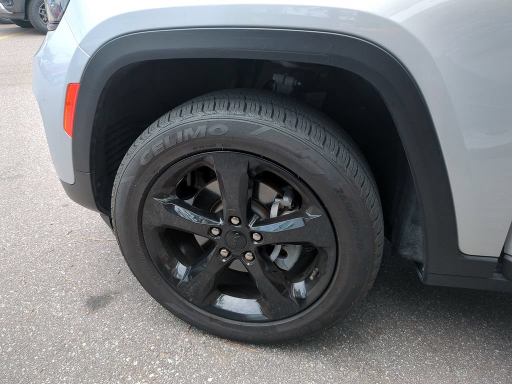 Used 2023 Jeep Grand Cherokee Altitude AWD/4WD image 34