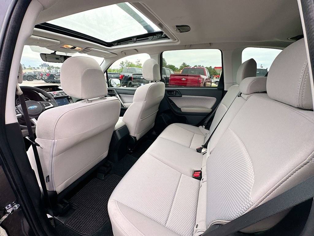 Used 2017 Subaru Forester 2.5i Premium w/ All-Weather Package AWD/4WD image 4