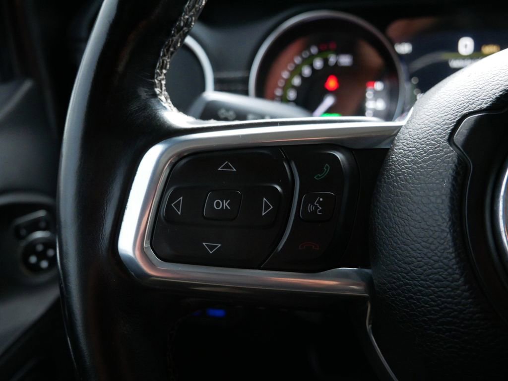 Used 2022 Jeep Wrangler Unlimited Sahara w/ Cold Weather Group image 17