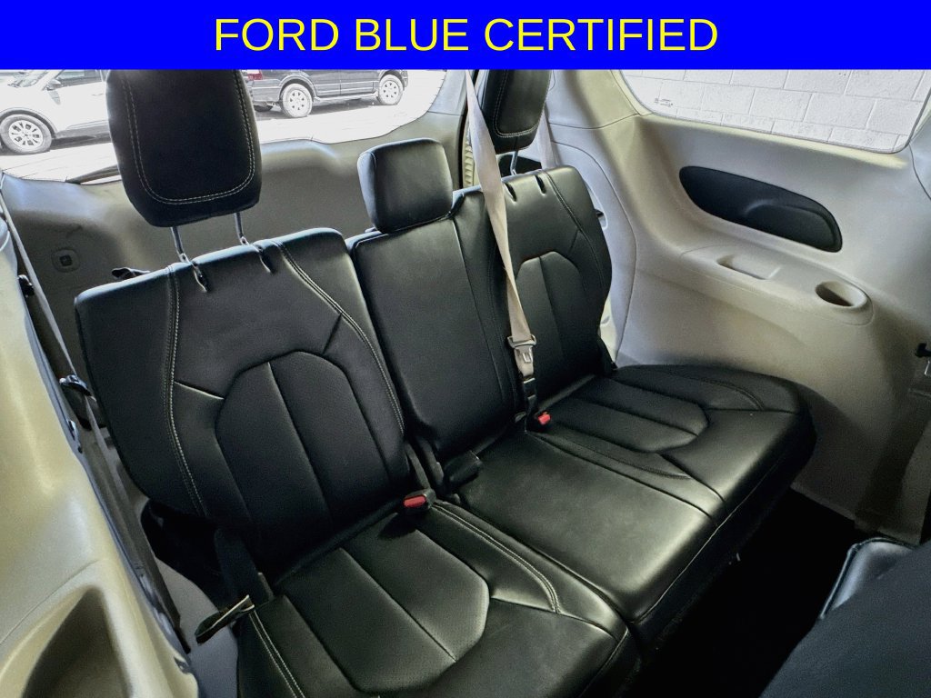 Used 2024 Chrysler Pacifica Touring-L FWD image 29