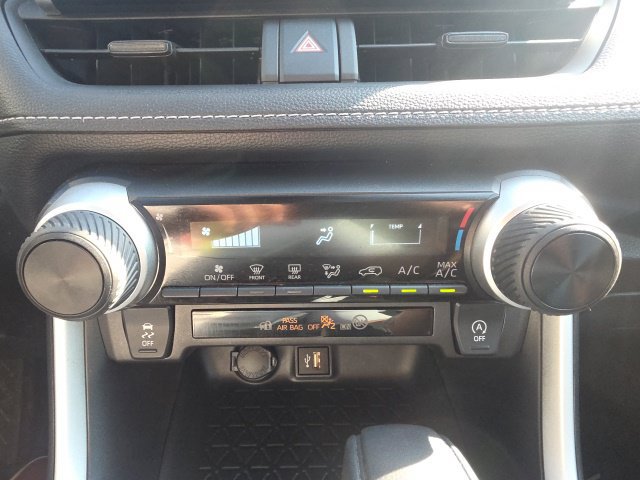 Used 2025 Toyota RAV4 LE w/ Blackout Package (GST) FWD image 25
