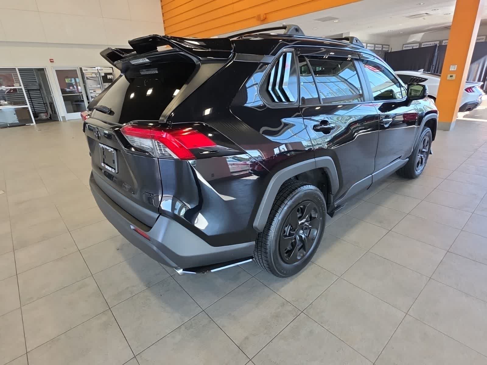 Used 2020 Toyota RAV4 LE w/ All Weather Liner Package AWD/4WD image 9