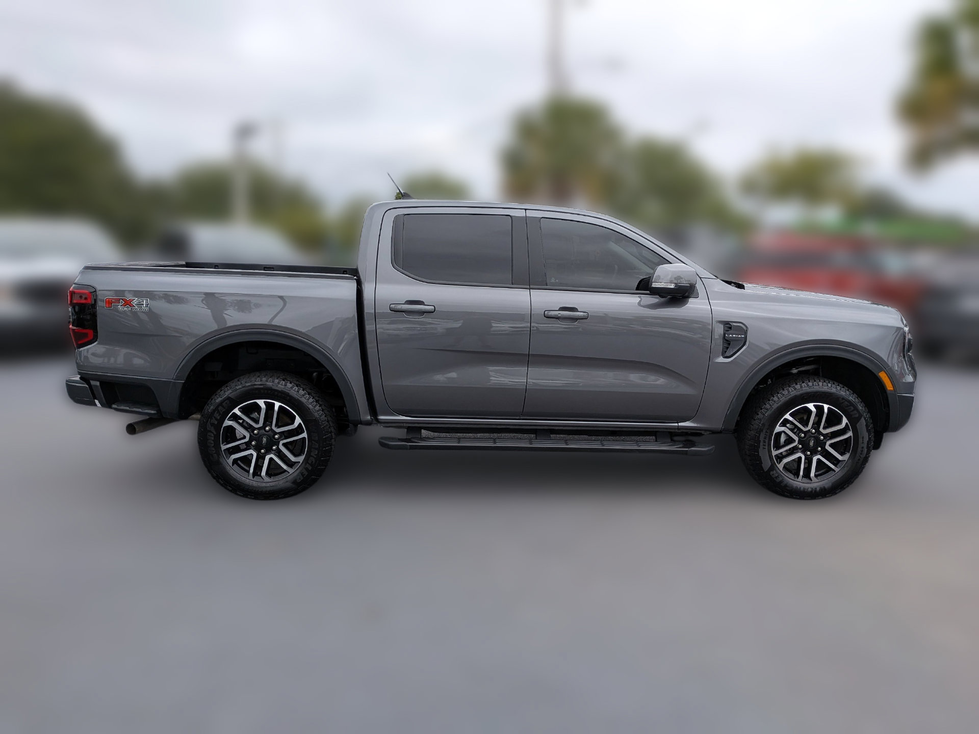 Certified 2025 Ford Ranger Lariat w/ FX4 Off-Road Package AWD/4WD image 3
