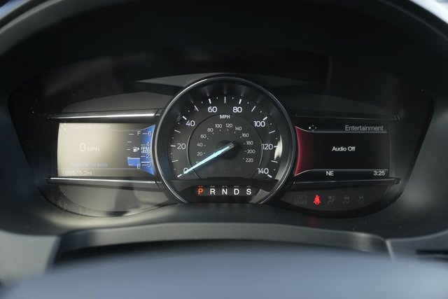 Certified 2017 Ford Explorer XLT w/ Equipment Group 201A image 27