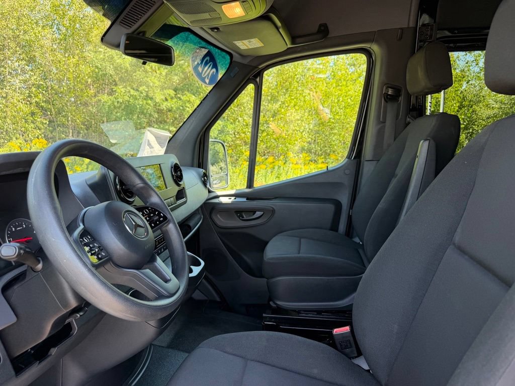 Used 2024 Mercedes-Benz Sprinter 2500 image 7