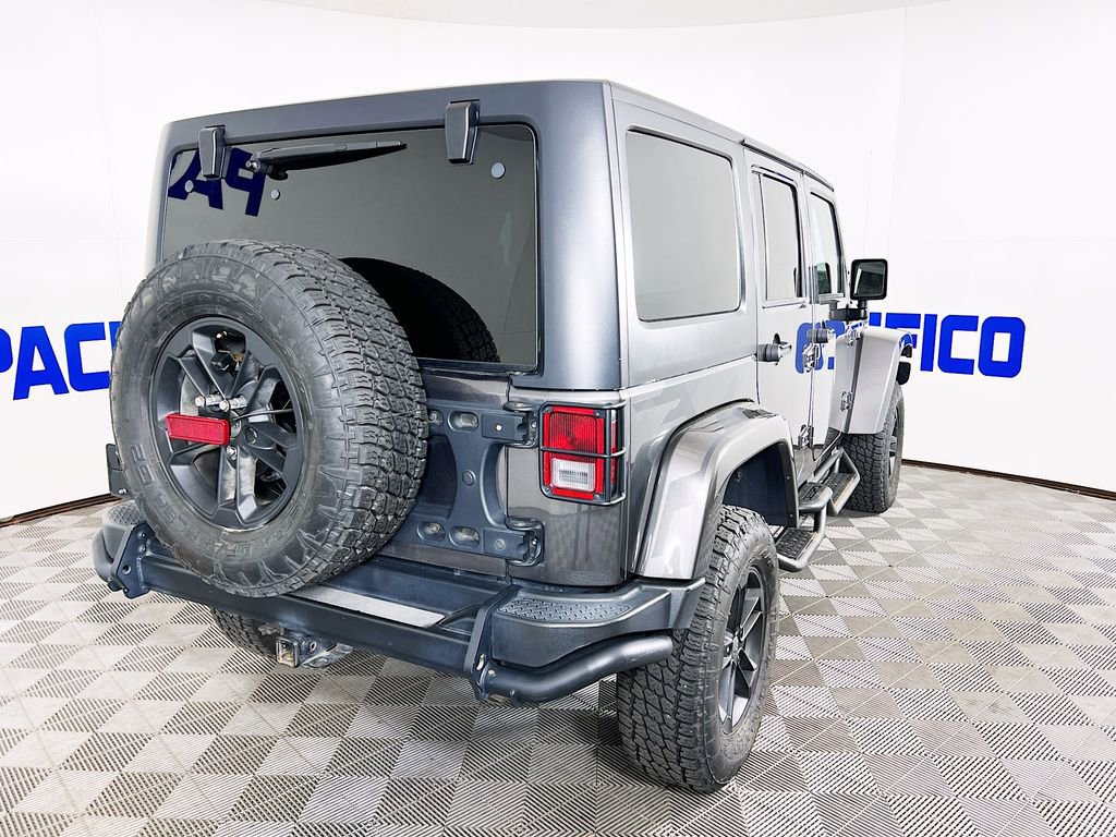 Used 2017 Jeep Wrangler Unlimited Sahara AWD/4WD image 9