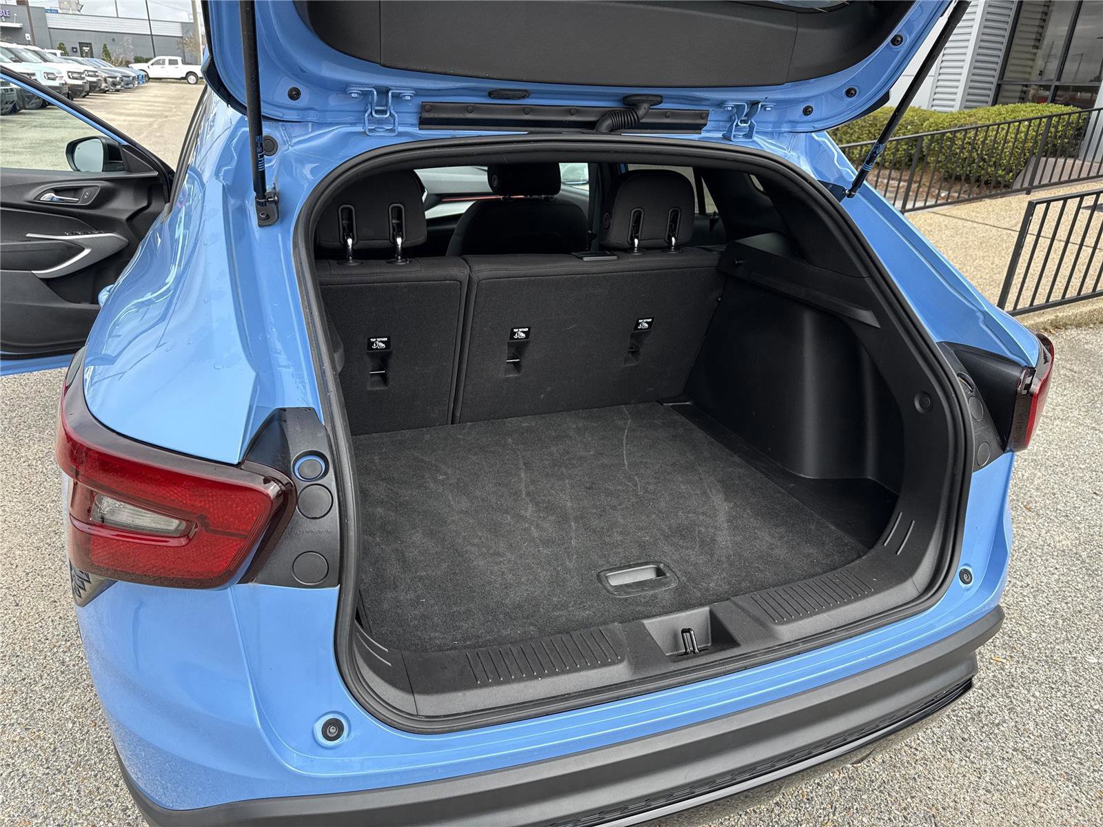 Used 2024 Chevrolet Trax RS w/ Driver Confidence Package image 27