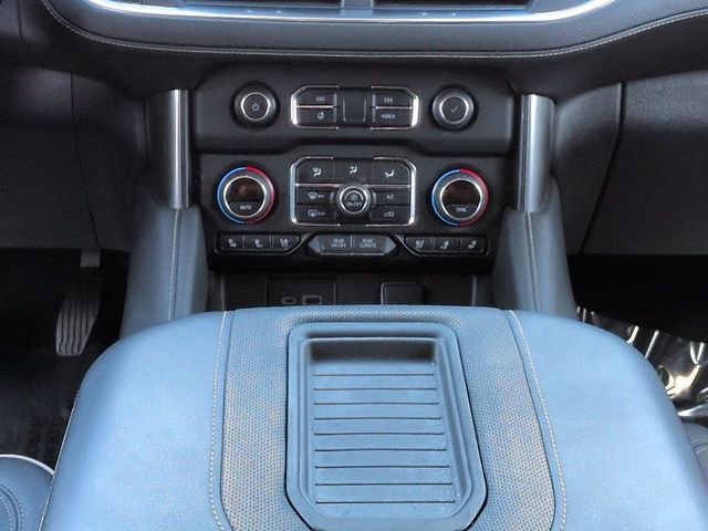 Used 2023 Chevrolet Suburban Premier image 19