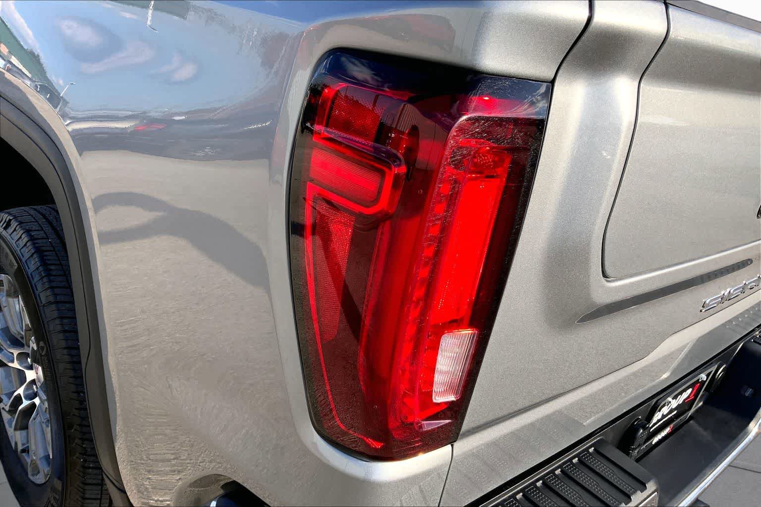 Used 2026 GMC Sierra 1500 SLT AWD/4WD image 29