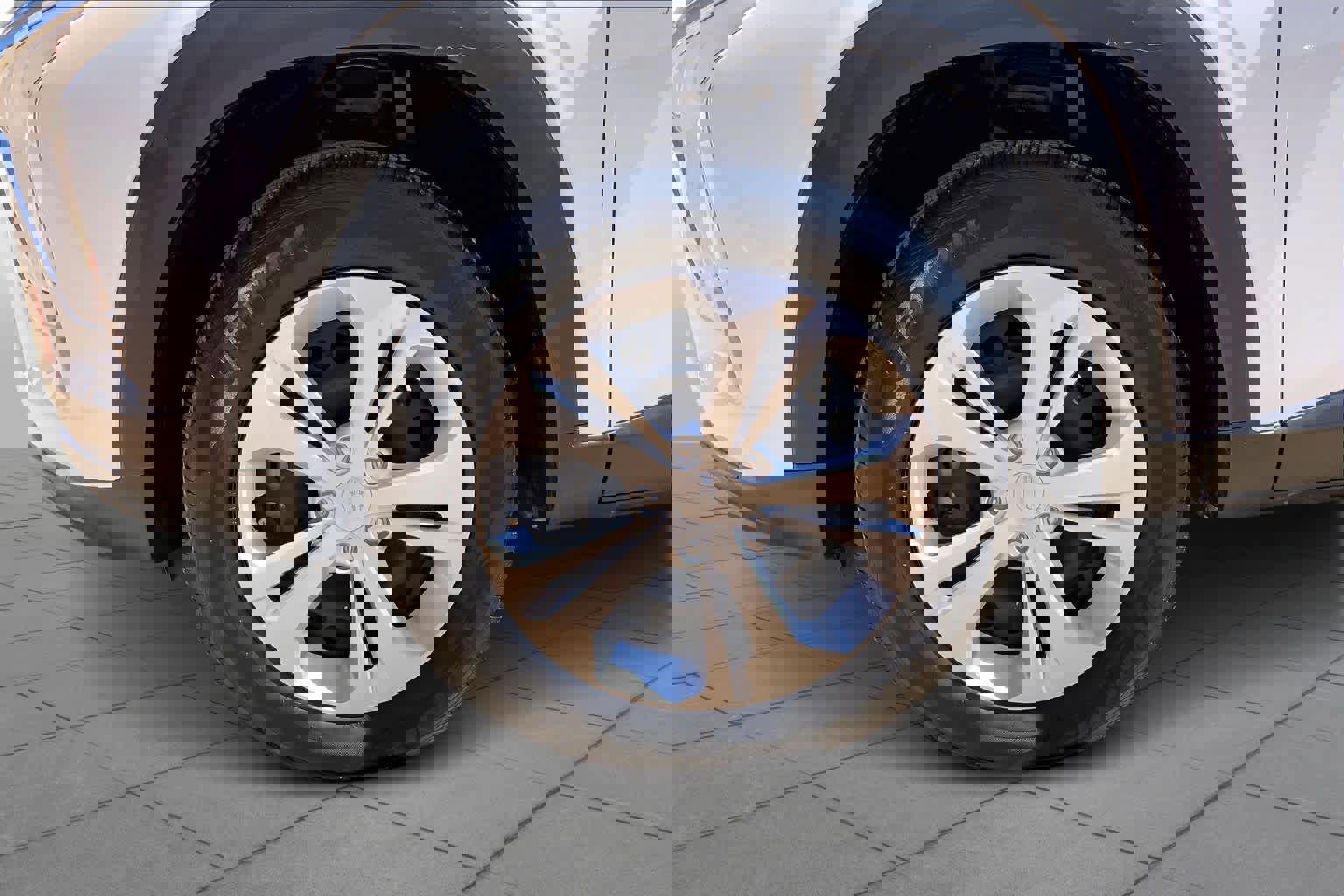 Used 2025 Chevrolet Trax LS image 13