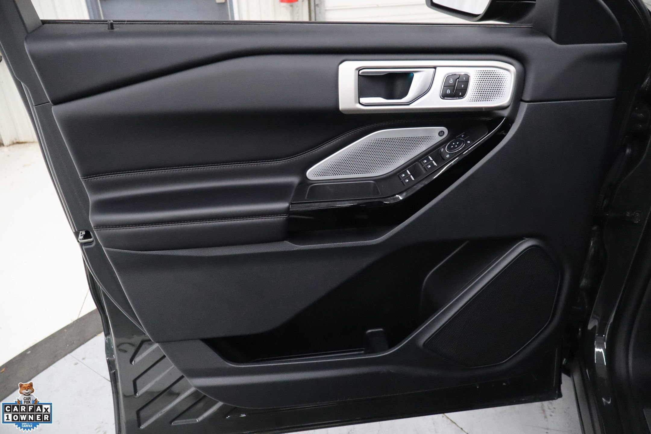 Certified 2023 Ford Explorer Platinum w/ Technology Package RWD image 14