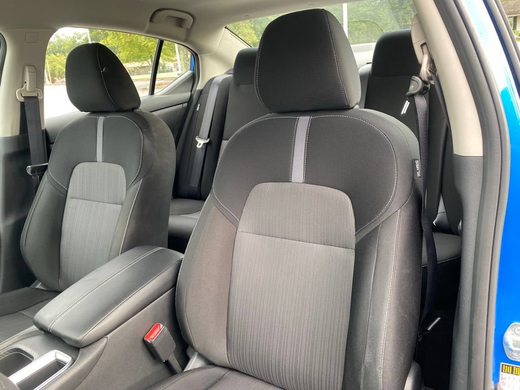 Used 2025 Nissan Sentra SV FWD image 11