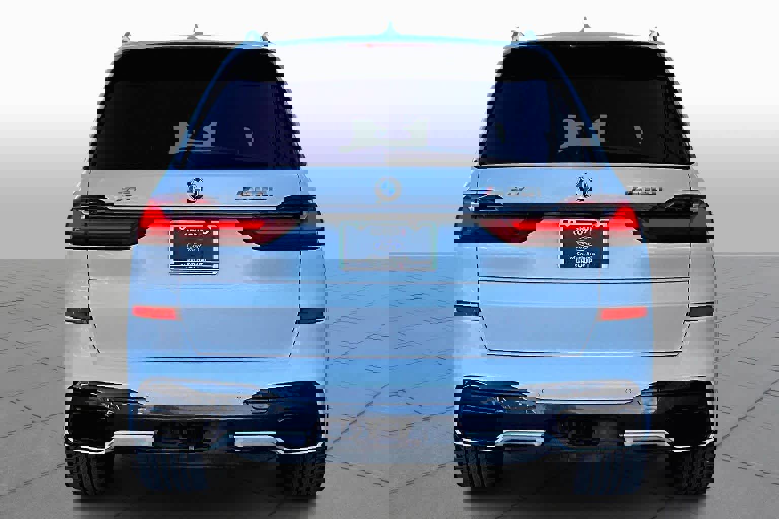 Used 2022 BMW X7 M50i image 5