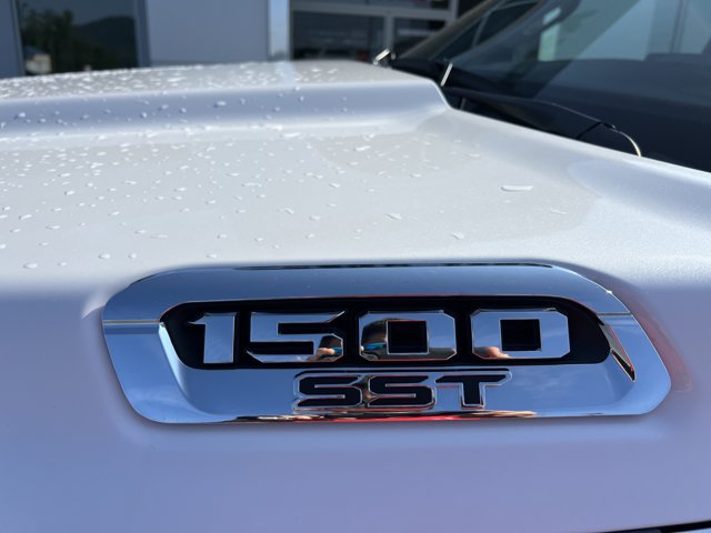 Used 2025 RAM 1500 Laramie AWD/4WD image 7