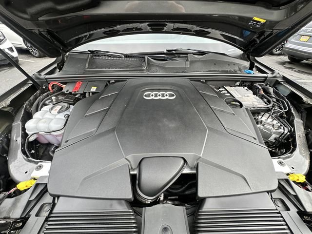 Used 2022 Audi Q7 3.0T Premium Plus w/ Premium Plus Package AWD/4WD image 31