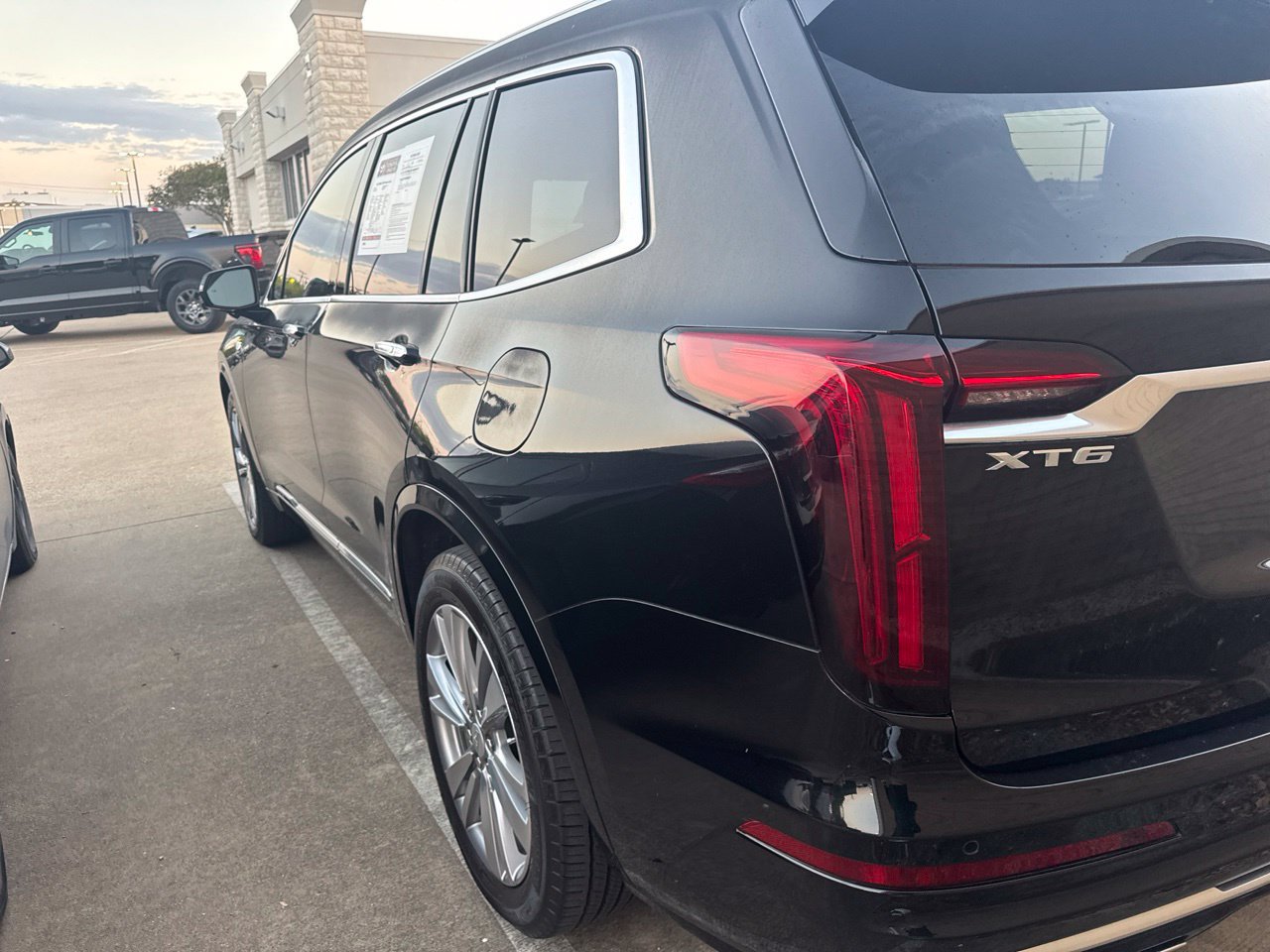 Used 2024 Cadillac XT6 Premium Luxury FWD image 6