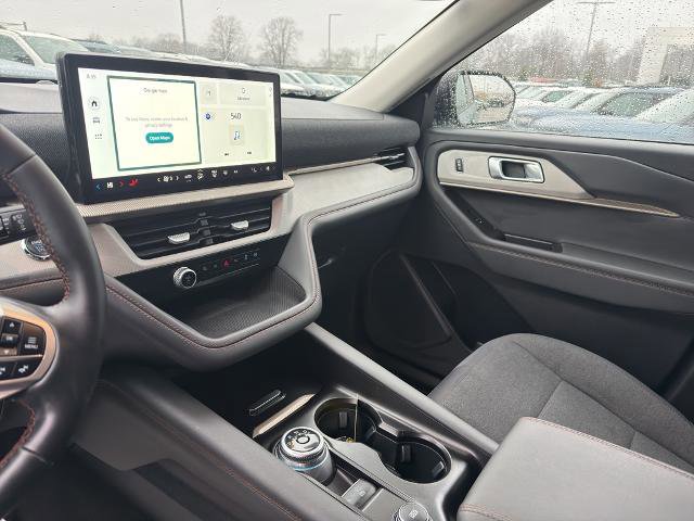 Certified 2025 Ford Explorer Active image 11