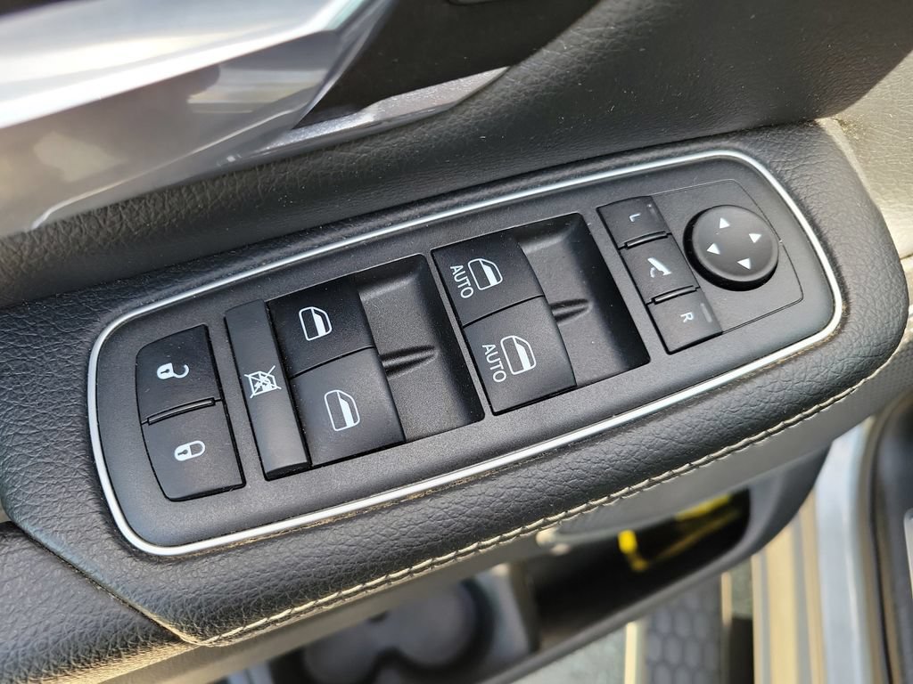 Used 2022 RAM 1500 Laramie AWD/4WD image 14