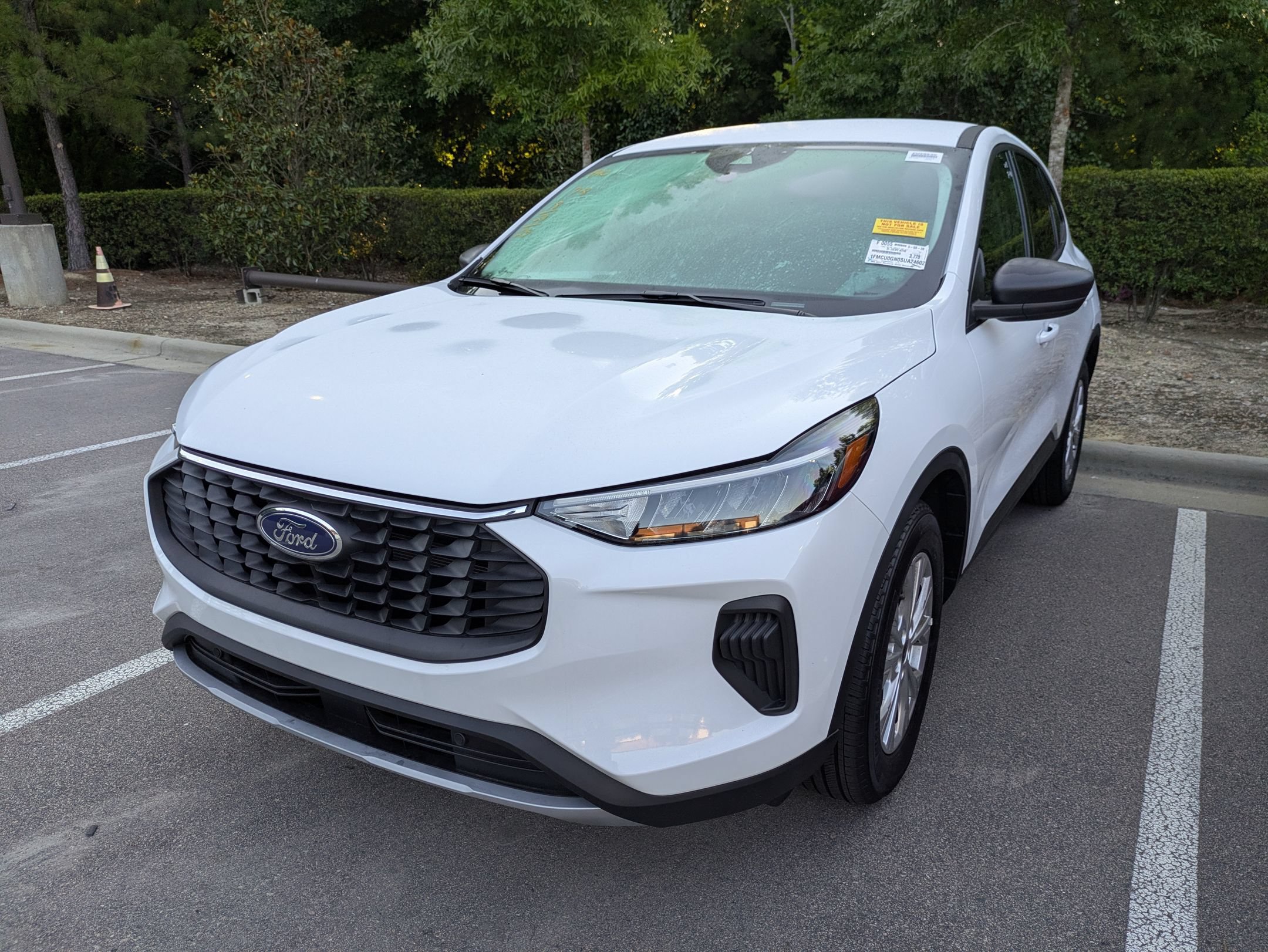 Certified 2025 Ford Escape Active w/ Tech Pack #1 FWD image 3
