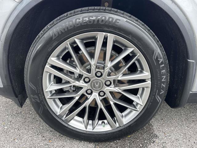 Used 2023 Acura MDX SH-AWD w/ Advance Package image 9