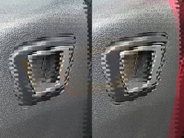 Certified 2020 Ford EcoSport SE w/ SE Convenience Package image 31