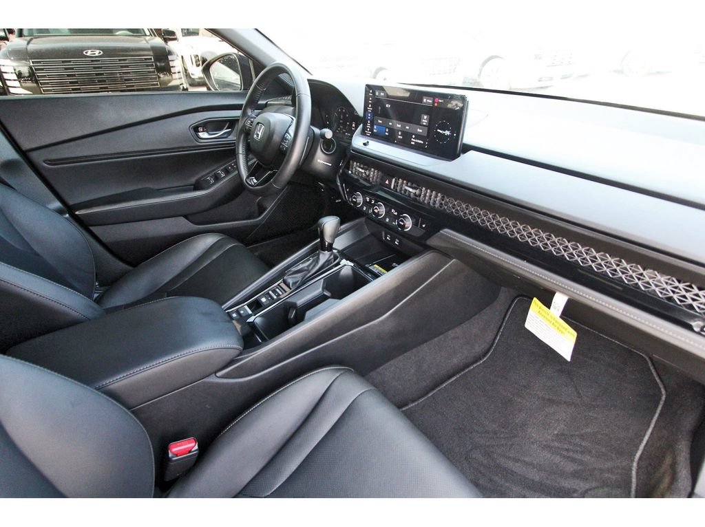 Used 2025 Honda Accord Sport image 28