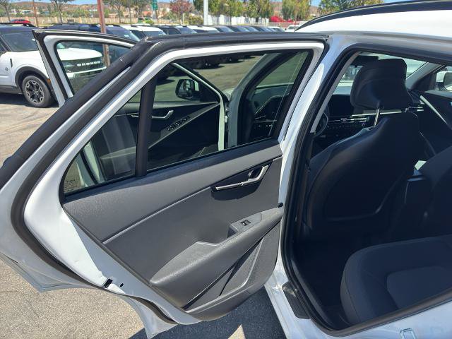 Used 2025 Kia Niro LX FWD image 15