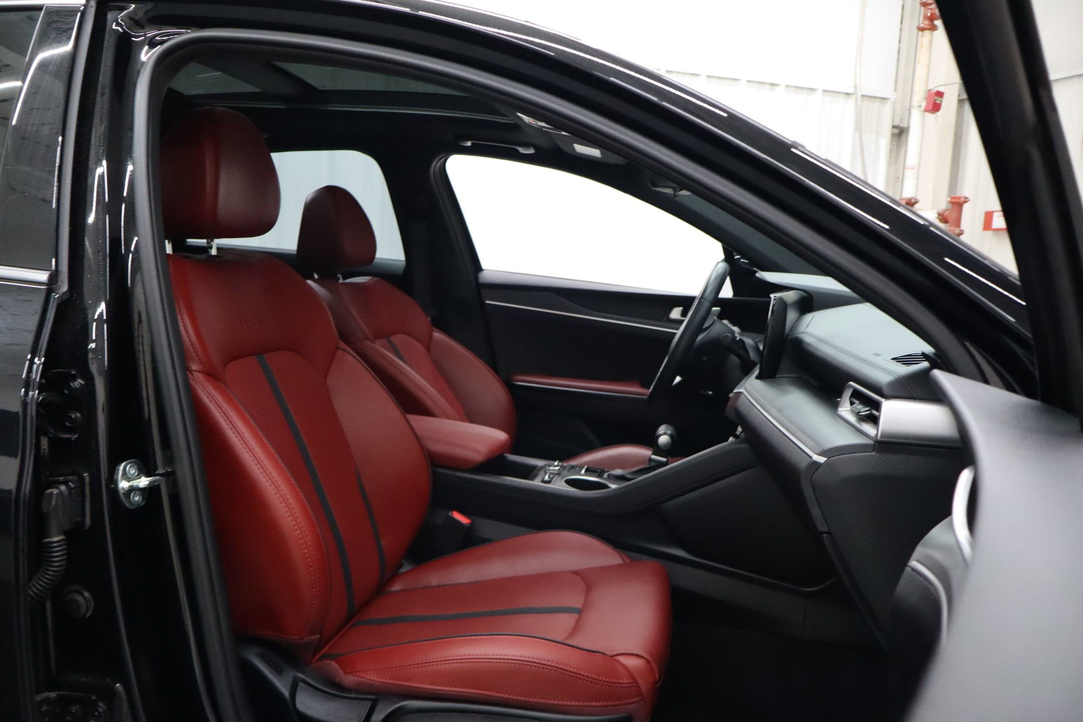 Used 2024 Kia K5 GT-Line image 31