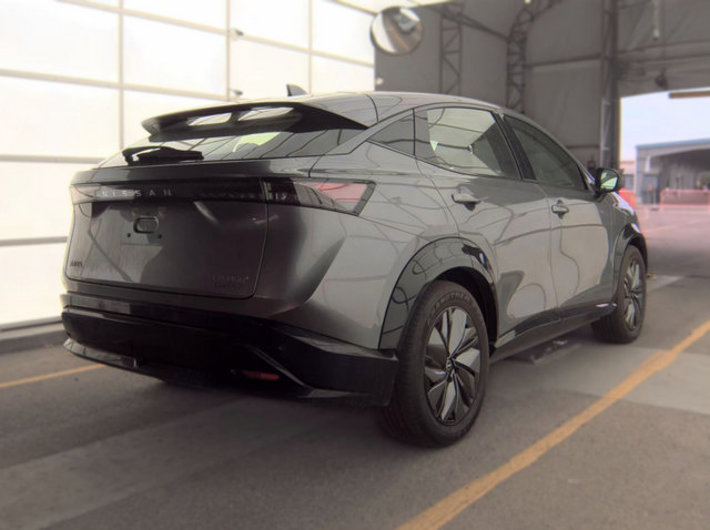 Used 2024 Nissan Ariya AWD image 3