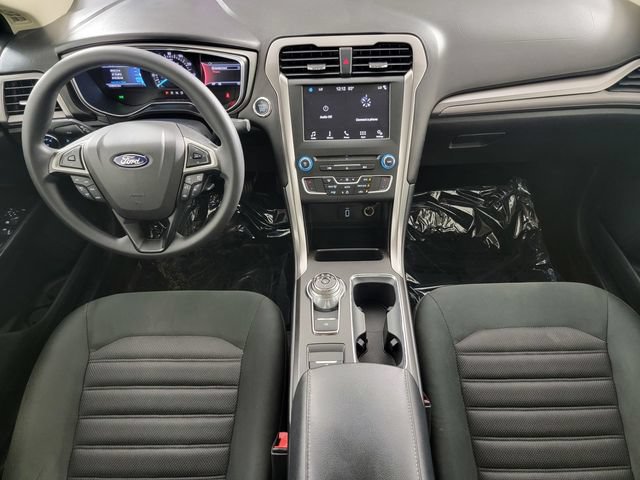 Certified 2017 Ford Fusion SE w/ Fusion SE Technology Package FWD image 22